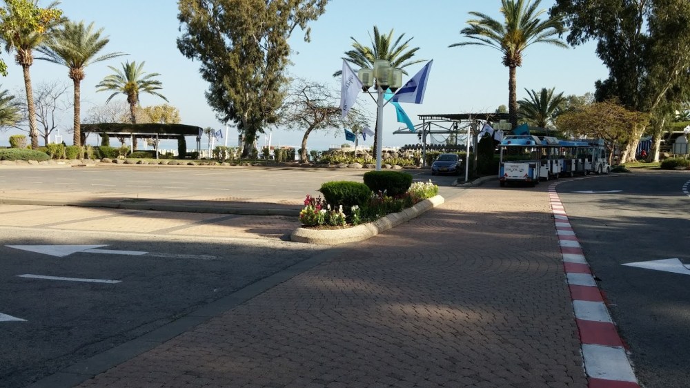 חניה עין גב